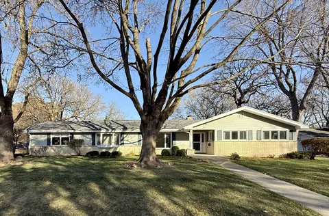442 Oakland, Elkhorn, WI 53121
