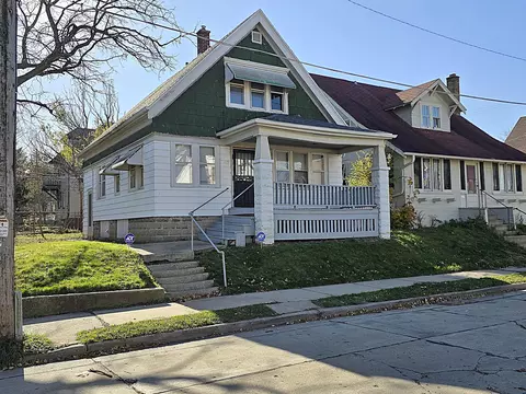 1215 W Hadley, Milwaukee, WI 53206