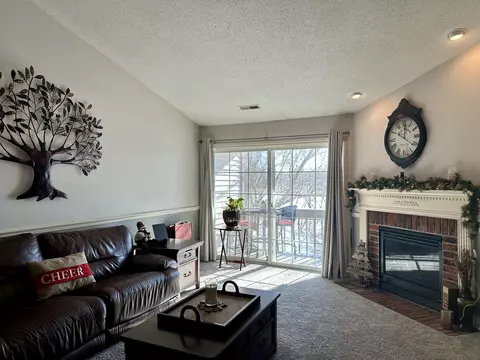636 Pewaukee #H, Pewaukee, WI 53072