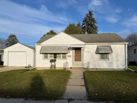 521 Pennsylvania, West Bend, WI 53095