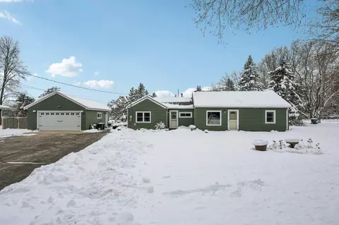 10047 N N Mdw, Mequon, WI 53092