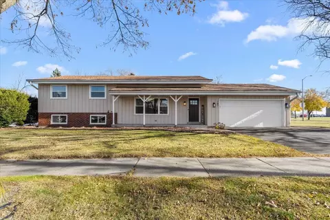 787 Sheridan, West Bend, WI 53095