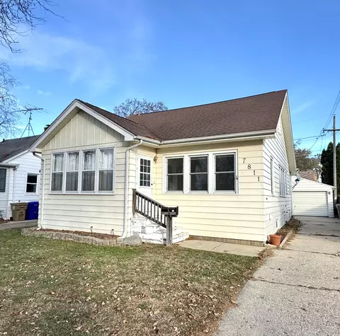 7811 15th, Kenosha, WI 53143