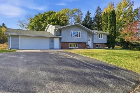 6837 Reuter, Barton, WI 53090