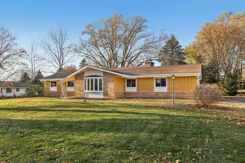2904 Chancery, Waukesha, WI 53188