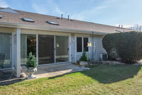 653 Hartford, Hartford, WI 53027