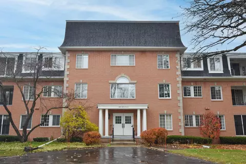 12990 W Bluemound #205, Elm Grove, WI 53122