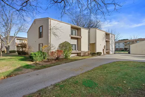 1887 Haymarket #31, Waukesha, WI 53189