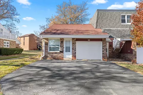5147 S Camelot, Greenfield, WI 53221