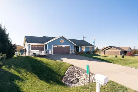 w7579 Castle Heights Drive, Holland, WI 54636