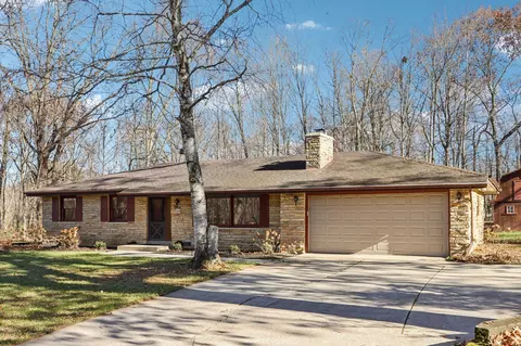 w207n6838 Flora, Menomonee Falls, WI 53051
