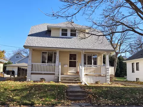 542 N 61st, Wauwatosa, WI 53213