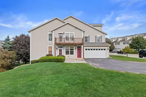 1203 Woodbury #B, Waukesha, WI 53189