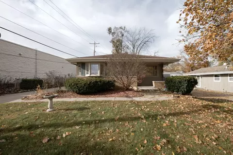 441 N 112th, Wauwatosa, WI 53226