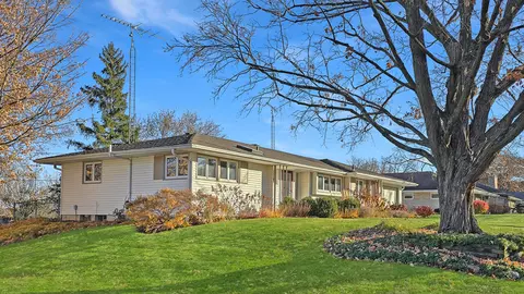 323 Ridge, Lake Geneva, WI 53147
