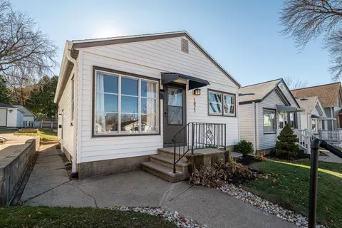 1821 Euclid, Milwaukee, WI 53207