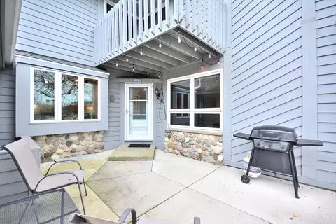 15735 W W Brk, New Berlin, WI 53151