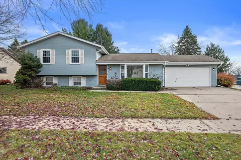 2127 Bonnie, Waukesha, WI 53188