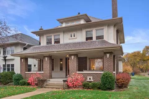 4933 W Woodlawn, Milwaukee, WI 53208