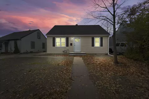 4641 W Montrose, Milwaukee, WI 53219
