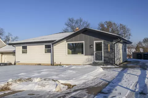 5970 S 34th, Greenfield, WI 53221