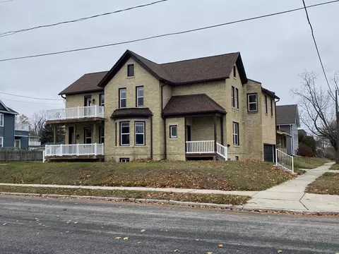 818 N 6th, Manitowoc, WI 54220
