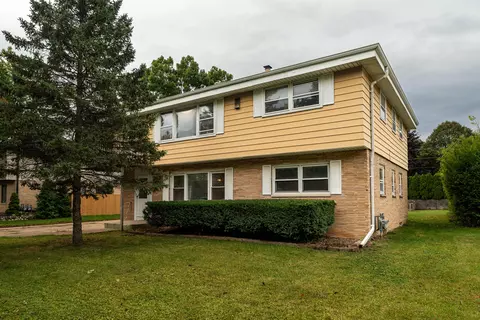 1409 N 116th #1411, Wauwatosa, WI 53226