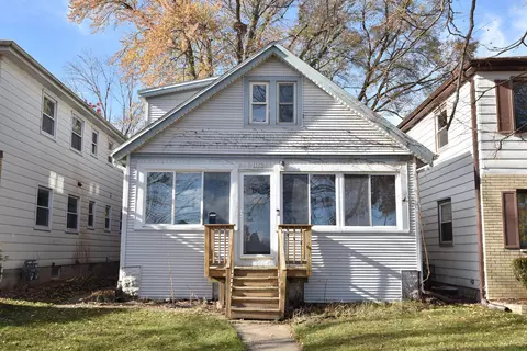 2327 S 72nd, West Allis, WI 53219