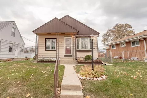 3018 E Cudahy, Saint Francis, WI 53235