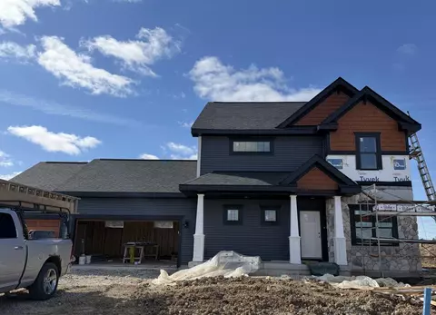 1672 Switchgrass, Oconomowoc, WI 53066