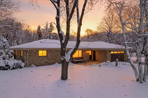 1420 W Larkspur, River Hills, WI 53217
