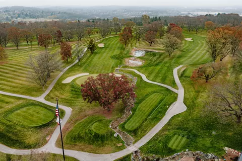 w275s3617 Payne Stewart, Waukesha, WI 53189