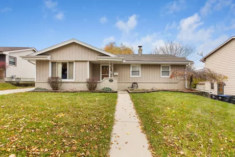 5865 S Delaware, Cudahy, WI 53110