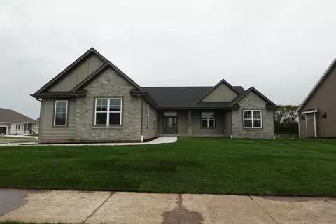 1343 Periwinkle, Oconomowoc, WI 53066