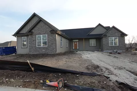 1343 Periwinkle, Oconomowoc, WI 53066