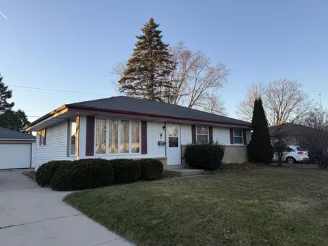 725 Harker, Hartford, WI 53027