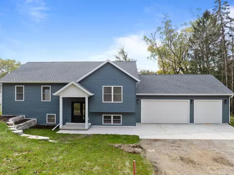 W3813 Magnolia, Geneva, WI 53147