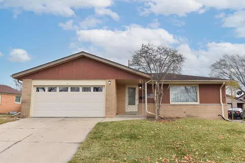 8115 W Acacia, Milwaukee, WI 53223