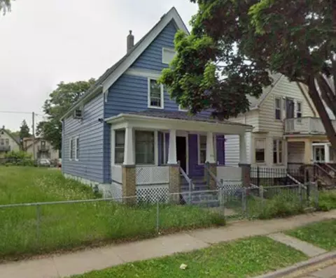 2534 N 28th, Milwaukee, WI 53210