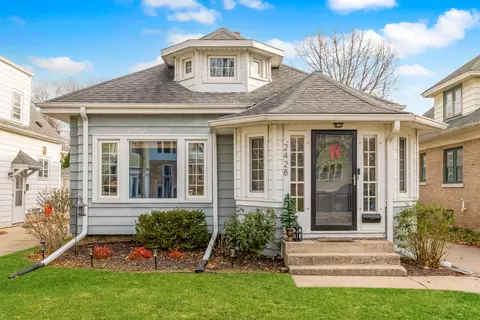 2428 N 72nd, Wauwatosa, WI 53213
