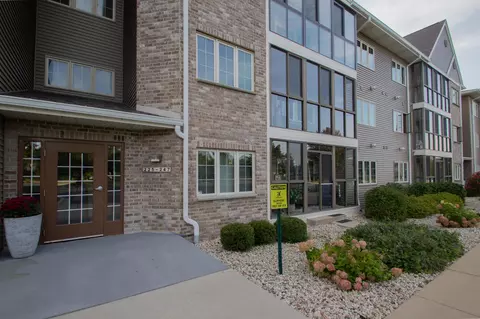 245 Oconomowoc, Oconomowoc, WI 53066