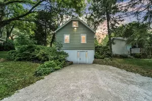 1332 E Lake Shr, Twin Lakes, WI 53181