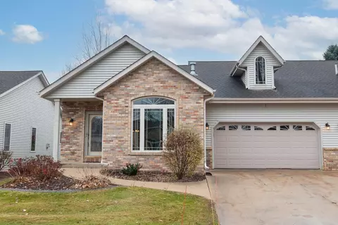 3027 Joshua, West Bend, WI 53095