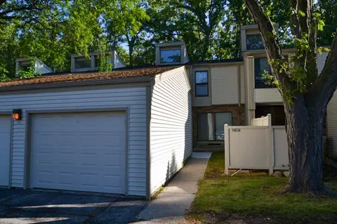 9014 N 70th #6, Milwaukee, WI 53223