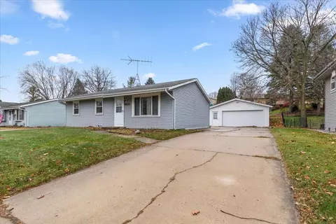 900 Villa Park, West Bend, WI 53090