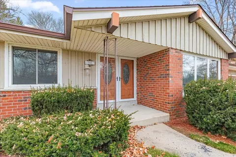 7525 N Redwood, Glendale, WI 53209