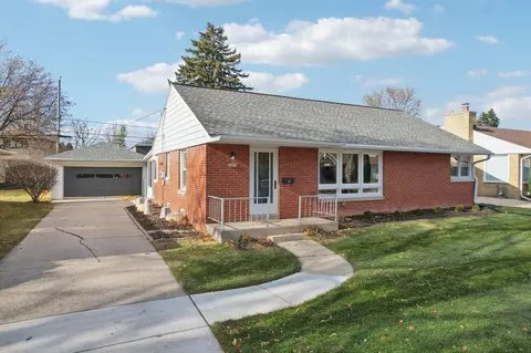 5405 N Lydell, Glendale, WI 53217