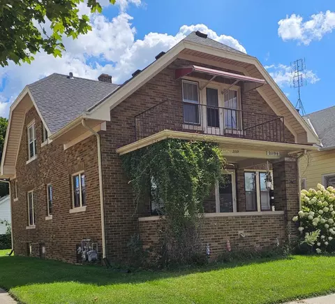 2119 Lasalle, Racine, WI 53402