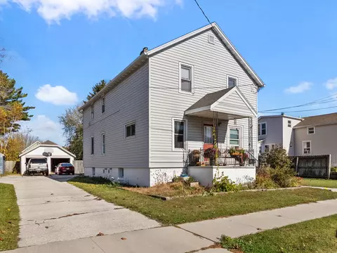 1712 18th, Two Rivers, WI 54241