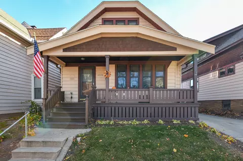 2534 S Brisbane, Milwaukee, WI 53207